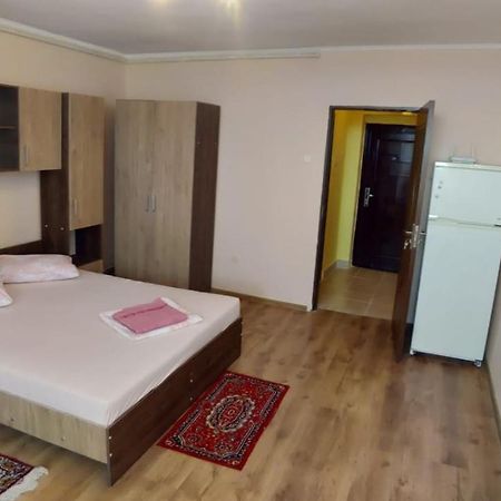 Апартаменти Flora Apartament Сату-Маре Екстер'єр фото